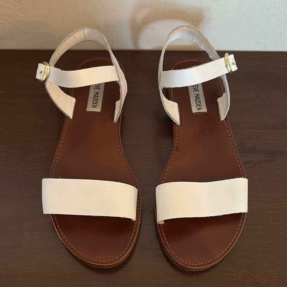 Steve Madden Donddi Leather Flat Sandal, White